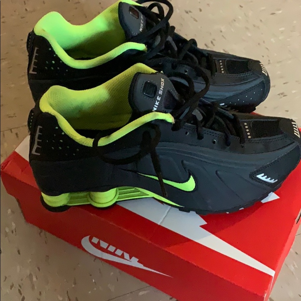 Nike Shox R4 GS